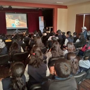 Estudiantes de la Unidad Educativa Juan Pablo II de la Zona Alto Següencoma