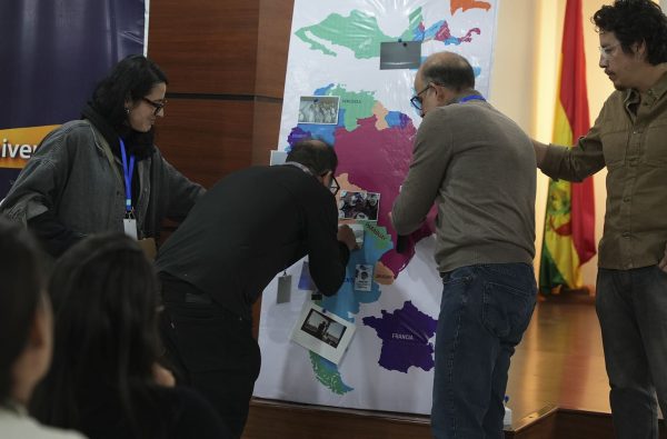 Bolivia Lab 2025 inicia actividades presenciales con acreditaciones y presentación de proyectos