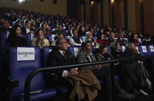 Bolivia Lab 2025 inicia  sus proyecciones presenciales con la película de la viceministra de cultural de Panamá, Ariane Benedetti.
